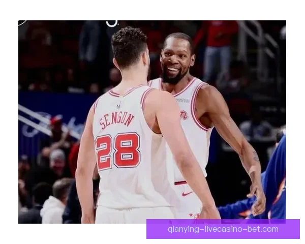火箭险胜残阵雄鹿升至西部第五 杜兰特关键时刻拒绝逆转谢泼德三分新高